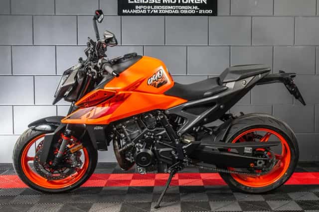 KTM 990 Duke (2024) thumbnail 5
