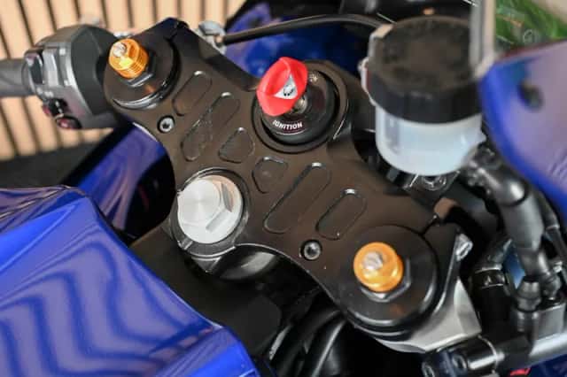 Yamaha R7 (2022) thumbnail 3