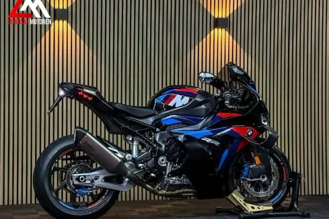 BMW M 1000 RR (2026) thumbnail 3