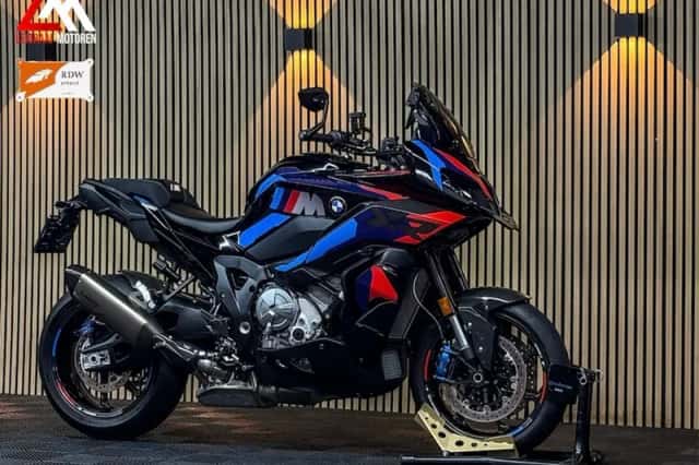 BMW M 1000 XR (2025) thumbnail 1