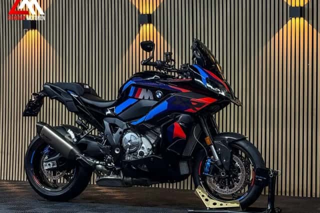 BMW M 1000 XR (2025) thumbnail 2