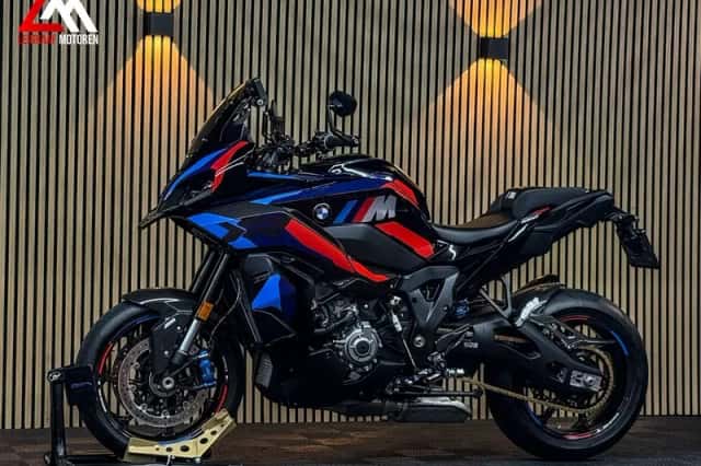 BMW M 1000 XR (2025) thumbnail 3