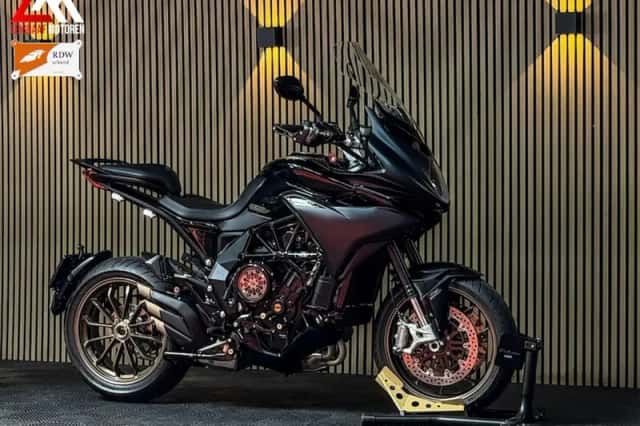 MV Agusta Turismo Veloce 800 Lusso SCS (2023) thumbnail 2