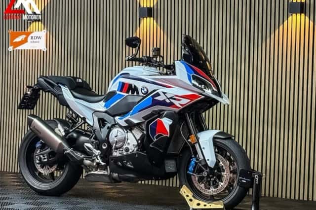BMW M 1000 XR (2025) thumbnail 1