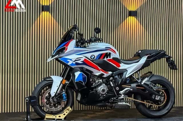 BMW M 1000 XR (2025) thumbnail 4