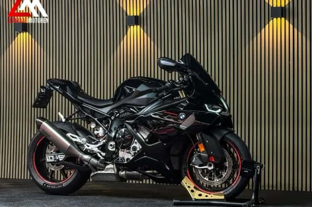 BMW S 1000 RR (2025) thumbnail 1