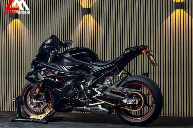 BMW S 1000 RR (2025) thumbnail 4