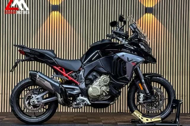 Ducati Multistrada V4S (2025) thumbnail 2