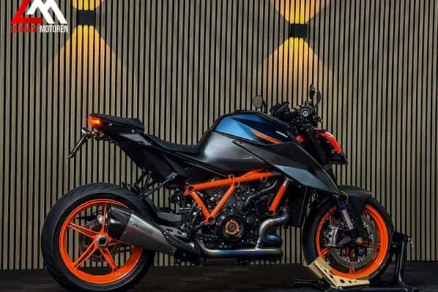 KTM 1290 Super Duke R EVO (2024) thumbnail 3
