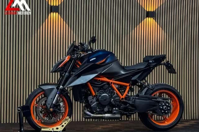 KTM 1290 Super Duke R EVO (2024) thumbnail 6