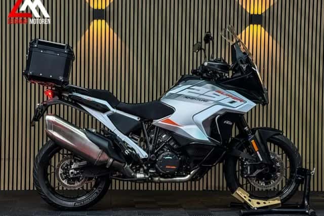 KTM 1290 Super Adventure S (2023) thumbnail 2