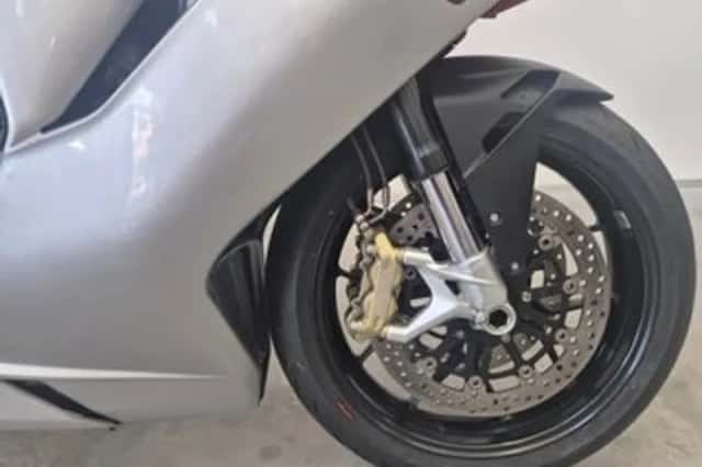 MV Agusta F3 675 (2012) thumbnail 6
