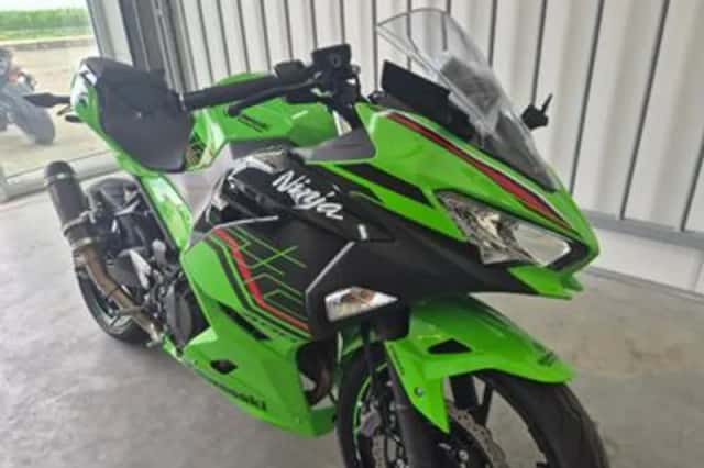 Kawasaki Ninja 400 (2023) thumbnail 3