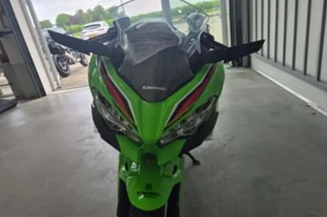 Kawasaki Ninja 400 (2023) thumbnail 4