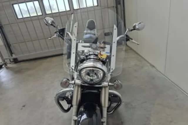 Yamaha XVS 1300 A Midnight Star (2014) thumbnail 2