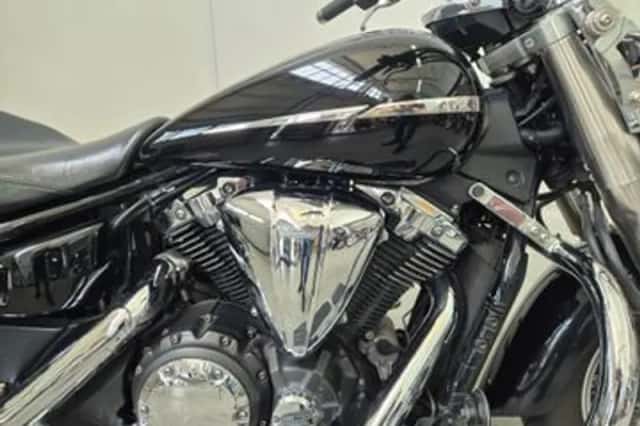 Yamaha XVS 1300 A Midnight Star (2014) thumbnail 4