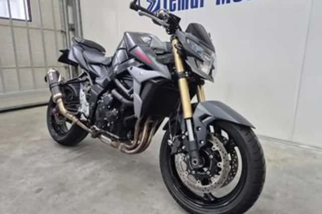 Suzuki GSR750 (2013) thumbnail 2