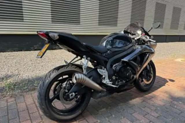 Suzuki GSX-R750 Yoshimura (2009) thumbnail 3