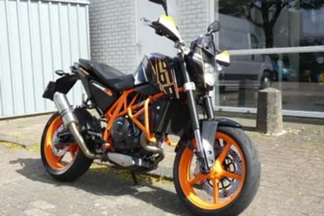 KTM 690 Duke (2012) thumbnail 2
