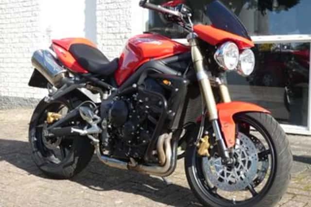 Triumph Street Triple 675 (2010) thumbnail 2