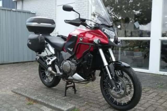 Honda VFR1200 (2014) thumbnail 2