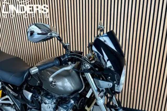 Yamaha XJR 1300 (2010) thumbnail 2