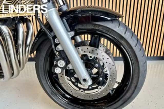 Yamaha XJR 1300 (2010) thumbnail 3