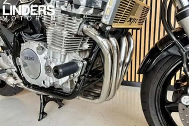 Yamaha XJR 1300 (2010) thumbnail 4