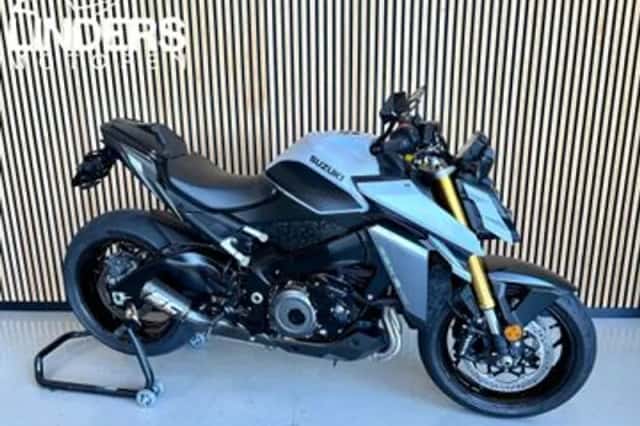 Suzuki GSX-S1000 (2023) thumbnail 1