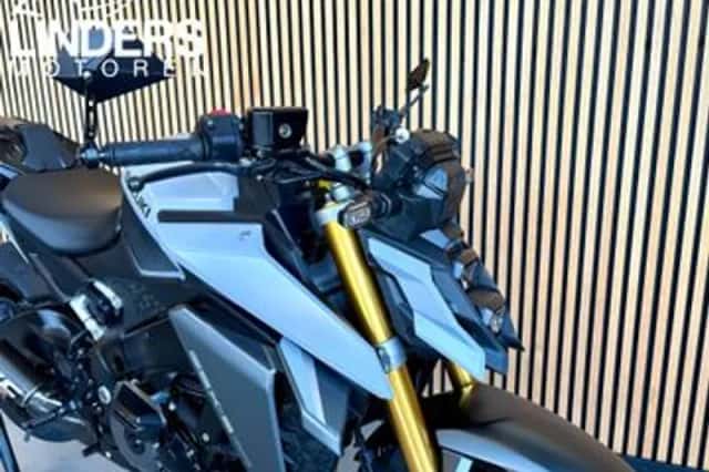 Suzuki GSX-S1000 (2023) thumbnail 2