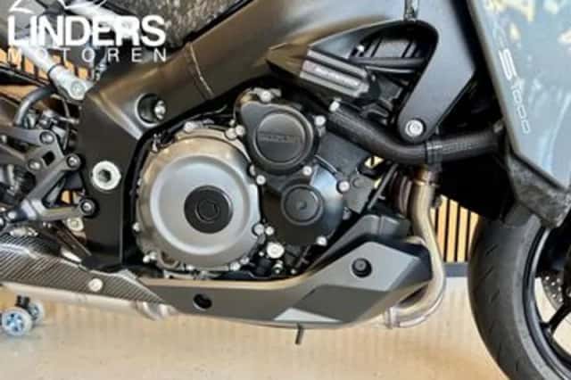 Suzuki GSX-S1000 (2023) thumbnail 5