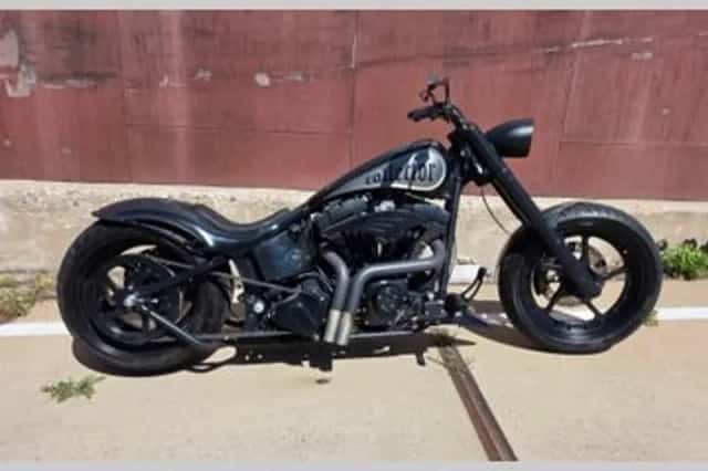Harley-Davidson "BONE COLLECTOR" Softail "bone Collector" Chopper (2006) thumbnail 1