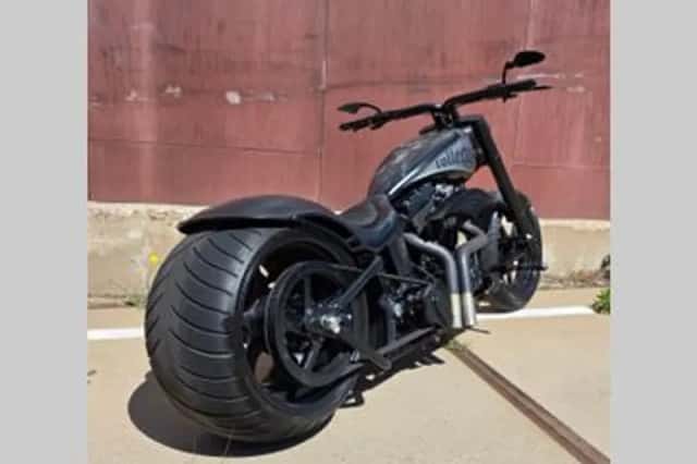 Harley-Davidson "BONE COLLECTOR" Softail "bone Collector" Chopper (2006) thumbnail 2