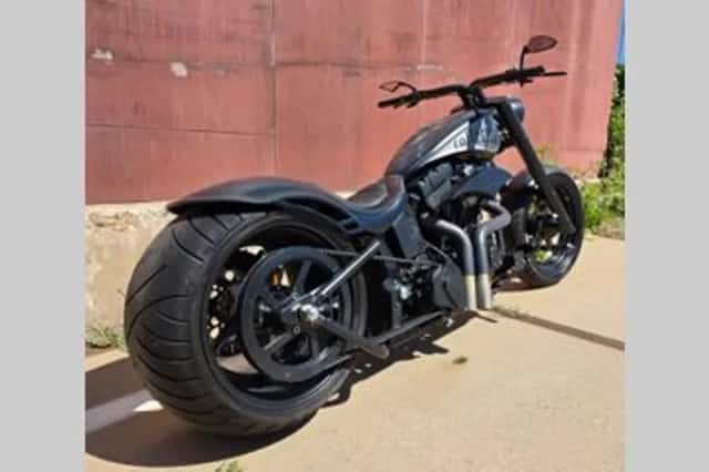 Harley-Davidson "BONE COLLECTOR" Softail "bone Collector" Chopper (2006) thumbnail 5