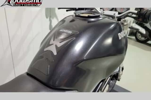 Ducati Monster 600 (2002) thumbnail 4
