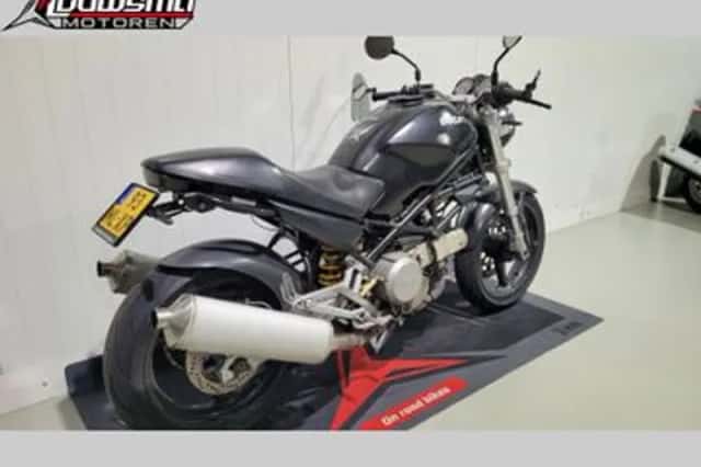 Ducati Monster 600 (2002) thumbnail 6