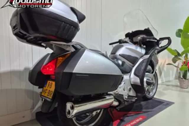 Honda ST 1300 PAN European (2004) thumbnail 3