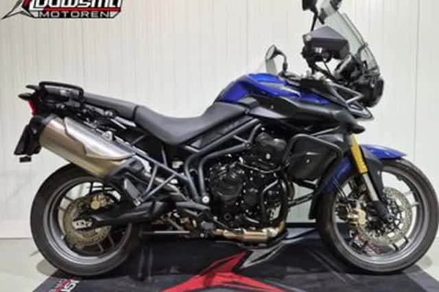 Triumph Tiger 800 XR (2015) thumbnail 1