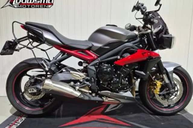 Triumph Street Triple 675 (2016) thumbnail 2
