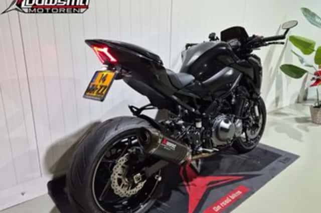 Kawasaki Z900 (2018) thumbnail 3