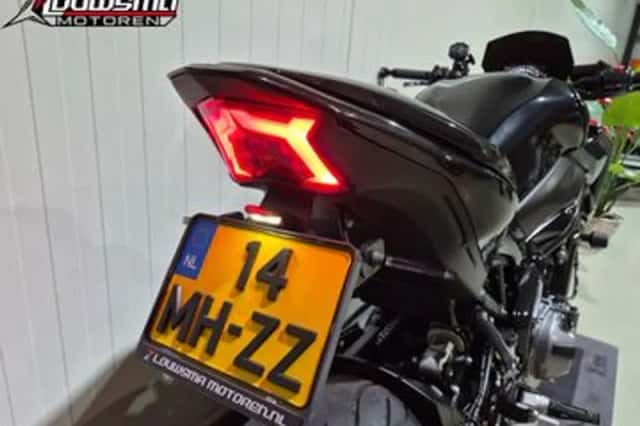 Kawasaki Z900 (2018) thumbnail 5
