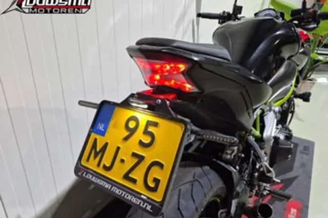 Kawasaki Z900 (2018) thumbnail 4