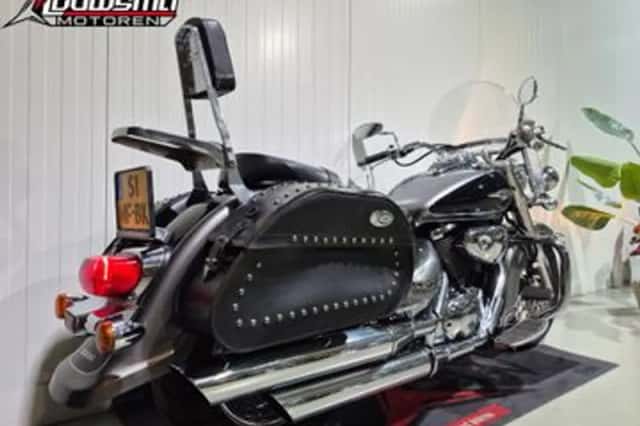 Suzuki Intruder (2005) thumbnail 3