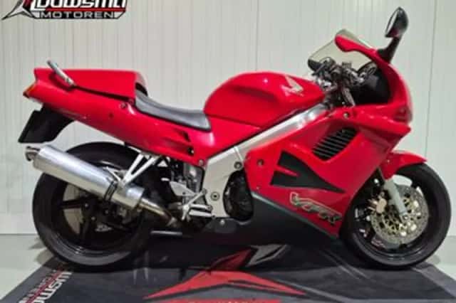 Honda VFR 750 F (1996) thumbnail 1