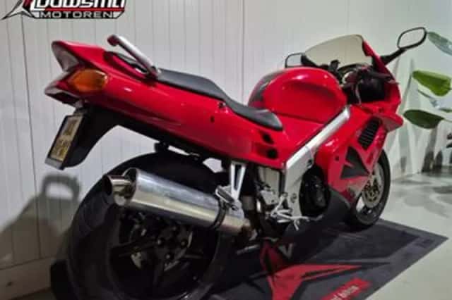 Honda VFR 750 F (1996) thumbnail 4