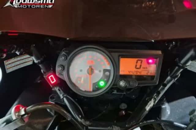 Suzuki GSX-R1000 (2004) thumbnail 6
