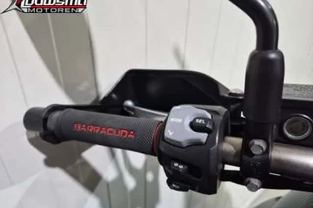 Suzuki V-Strom (2015) thumbnail 5