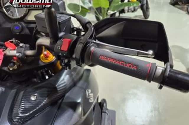 Suzuki V-Strom (2015) thumbnail 6
