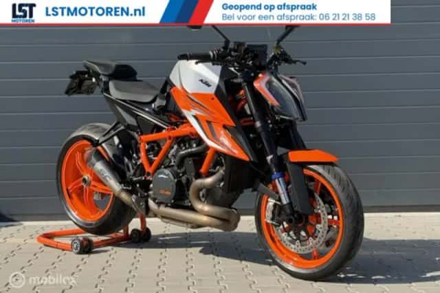 KTM 1290 SuperDuke R EVO (2022) thumbnail 4
