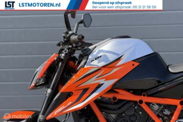 KTM 1290 SuperDuke R EVO (2022) thumbnail 5